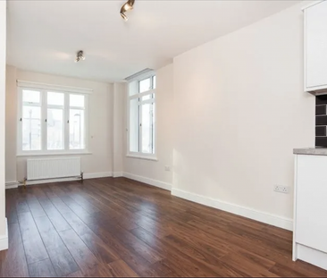 One Bed Apt, Warren Court, Euston Road, NW1 - Photo 3 | Rentumo