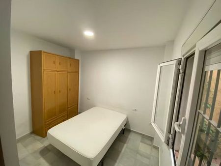 Calle Santo Rey, Sevilla, Andalusia 41018 - Photo 2