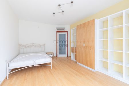 Warszawa, ul. Łowicka - Zdjęcie 5