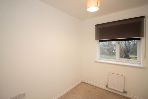 3 Bedroom House - Terraced - Photo 1