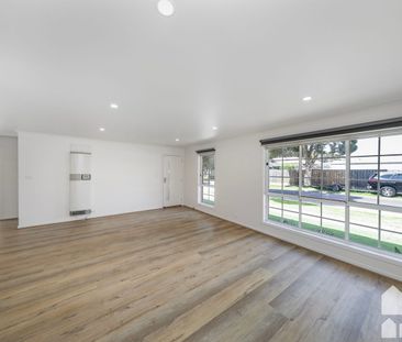 Light-Filled Living in a Quiet Altona North Location - Photo 2
