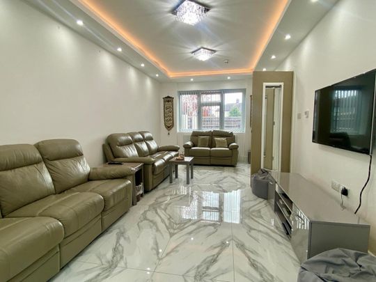 5 Bed Semi-Detached House, Fairmead Road, CR0 - Photo 1