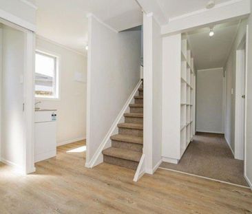 Short walk to School - Photo 5