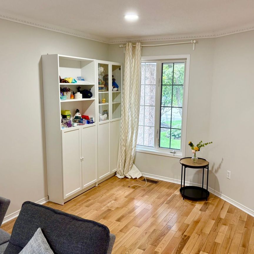 For Lease - 453 Heddle Crescent, Newmarket, Ontario - Photo 1