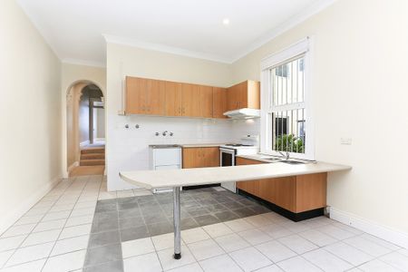 202 Parramatta Road, Stanmore NSW 2048 - House For Rent | Domain - Photo 3