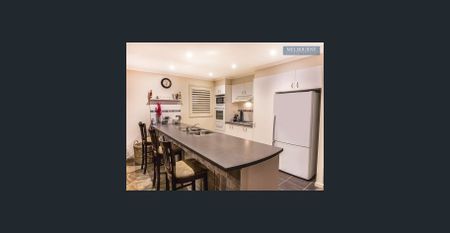 Family Home in Fairways Estate! - Photo 3