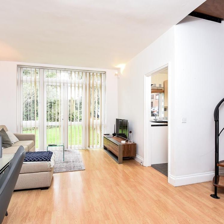 Holden Road, North Finchley N12 - Photo 1