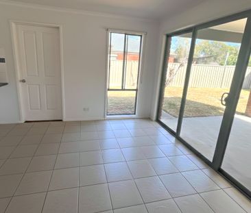 Perfectly Positioned Thurgoona Home - Photo 5