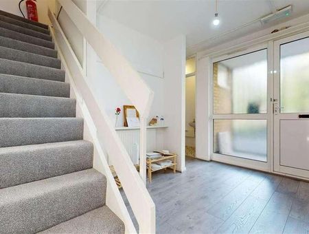 Conisborough, Bayham Street, NW1 - Photo 4