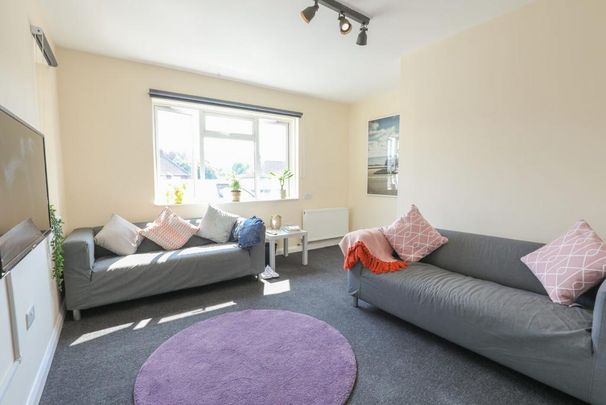 1 bedroom in a house share to rent - Photo 1