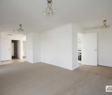 Modern Family Living with Space, Comfort & Convenience in Prime Wod... - Photo 3