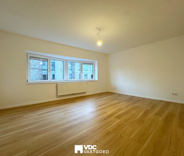 Volledig vernieuwde woning (170 m²) met tuin en garage - Photo 2