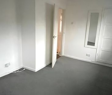 Silk Mill Drive, Tinshill, Leeds, LS16 6DX - Photo 5