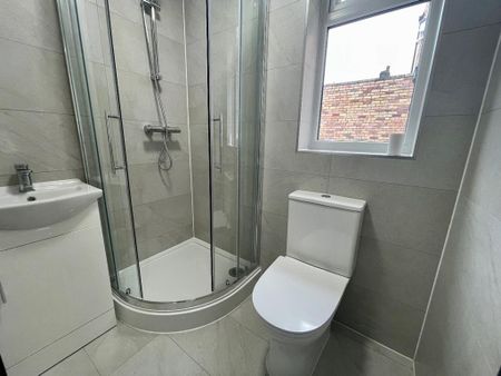 5 bedroom terraced house to rent - Photo 3