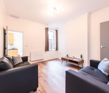 3 bedroom terraced house to rent - Photo 2