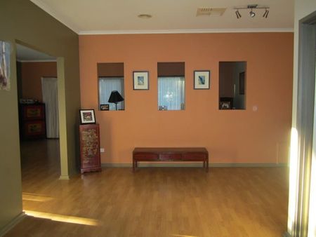 Light-Filled Family Home in a Quiet Battle-Axe Position - Photo 2