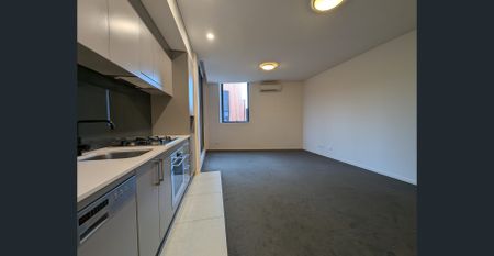 Modern One BEDROOM APARTMENT - Photo 5
