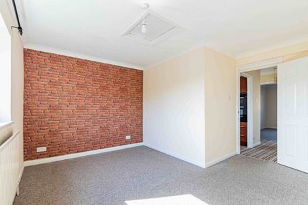 1 bed Maisonette for rent - Photo 5