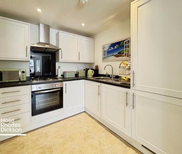 2 bedroom apartment to rent - Photo 4
