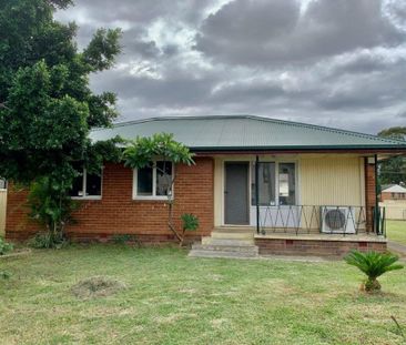 Brick Veneer House - Photo 4
