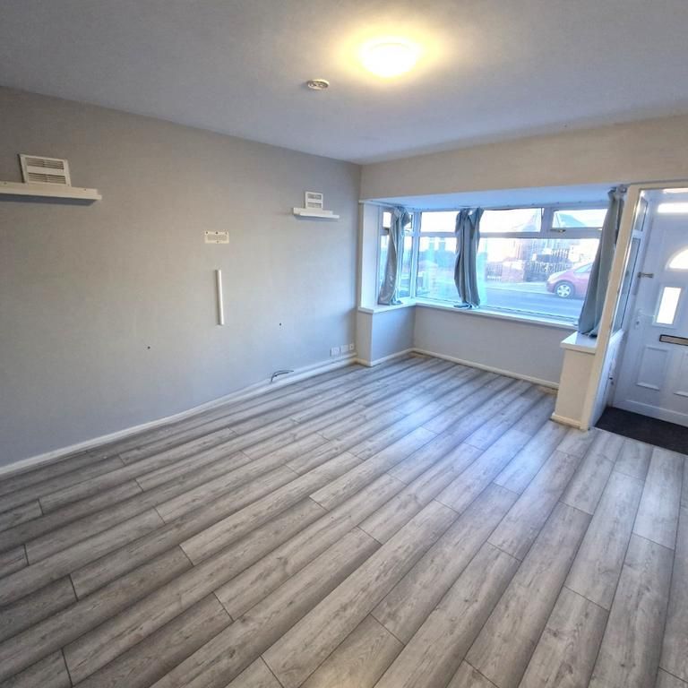 4 bedroom detached house to rent - Photo 1