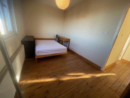 2 bedroom flat to rent - Photo 4
