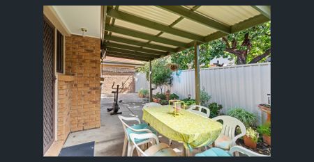 SPACIOUS AND PRIVATE UNIT IN SOUGHT AFTER ASCOT PARK - Photo 4