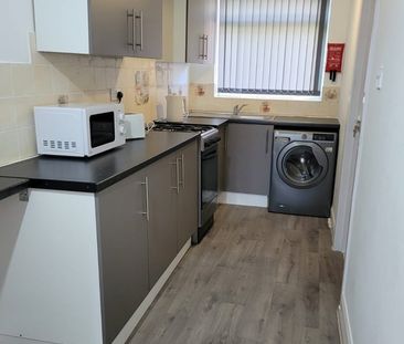 Room in a Shared House, Coleraine Road, B42 - Photo 6