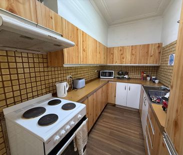 5-bedroom shared house, Room Pooraka Ave - Photo 2