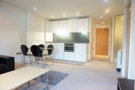 2 Bed Flat, North West, NG1 - Photo 2