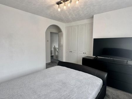 4 bedroom detached house to rent - Photo 5