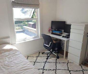 2 bedroom flat to rent - Photo 6