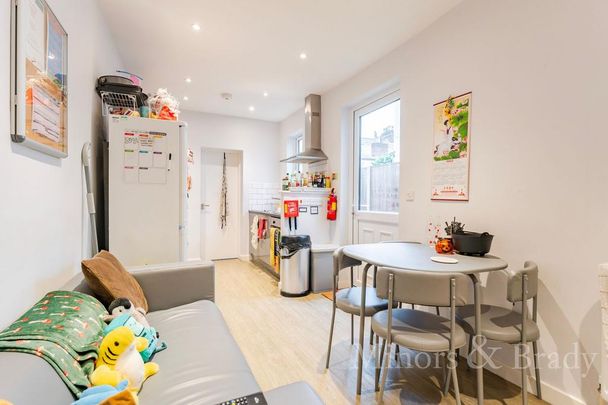 5 bedroom terraced house to rent - Photo 1