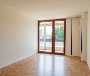 MIETEN OHNE KAUTION - Neu sanierte und zentral gelegene Attika-Wohnung - Photo 1