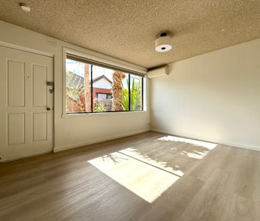 2/99 Willesden Road HUGHESDALE - Photo 2