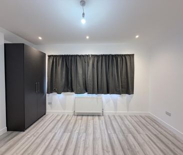 3 bedroom maisonette to rent - Photo 1