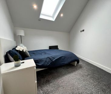1 bedroom in a flat share to rent - Photo 3
