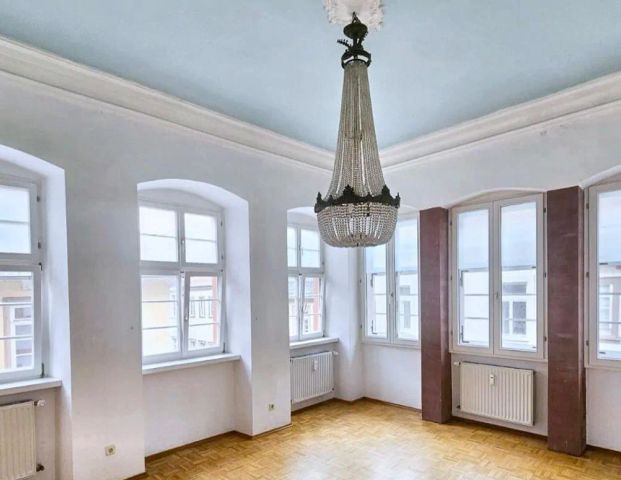 Stilvolle Altbauwohnung mit Charme auf drei Etagen im Denkmalschutz - Photo 1