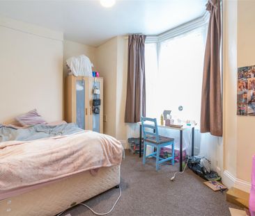 3 bed flat to rent in Tavistock Road, Jesmond, NE2 - Photo 5