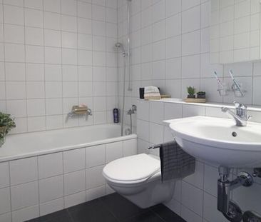 Modern 4.5-room apartment in a quiet residential area - Photo 1