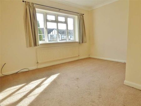 Arlington Lodge, Monument Hill, Weybridge, Surrey, KT13 - Photo 2