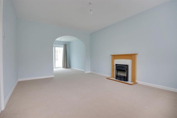 3 bedroom terraced house to rent - Photo 1
