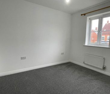3 bedroom end of terrace house to rent - Photo 3