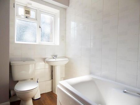 2 bedroom maisonette to rent Reigate Road, Reigate, RH2 - Photo 5