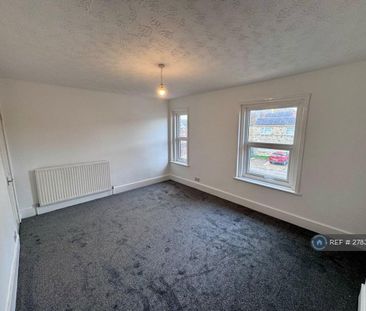 2 bedroom semi-detached house to rent - Photo 3