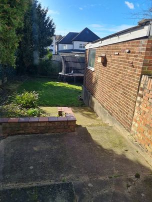 Room in a Shared House, Hendale Avenue, NW4 - Photo 1