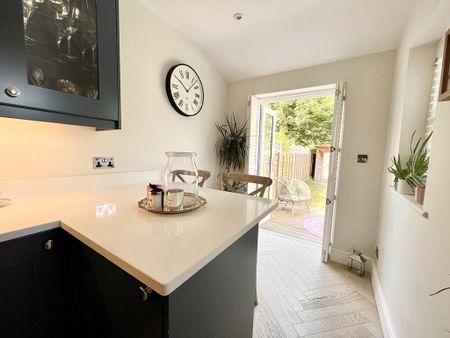 2 bedroom terraced house to rent - Photo 4