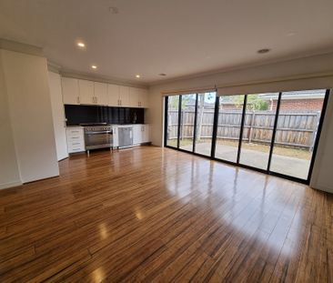 3 Bedroom Home Only around the Corner from Monash University... - Photo 4
