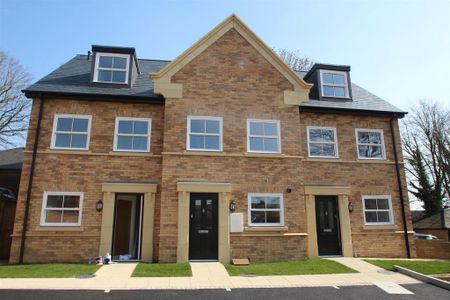 3 bedroom terraced house to rent - Photo 3