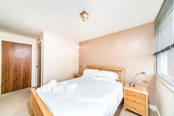 London Street, Reading, Berkshire, RG1 - Photo 1